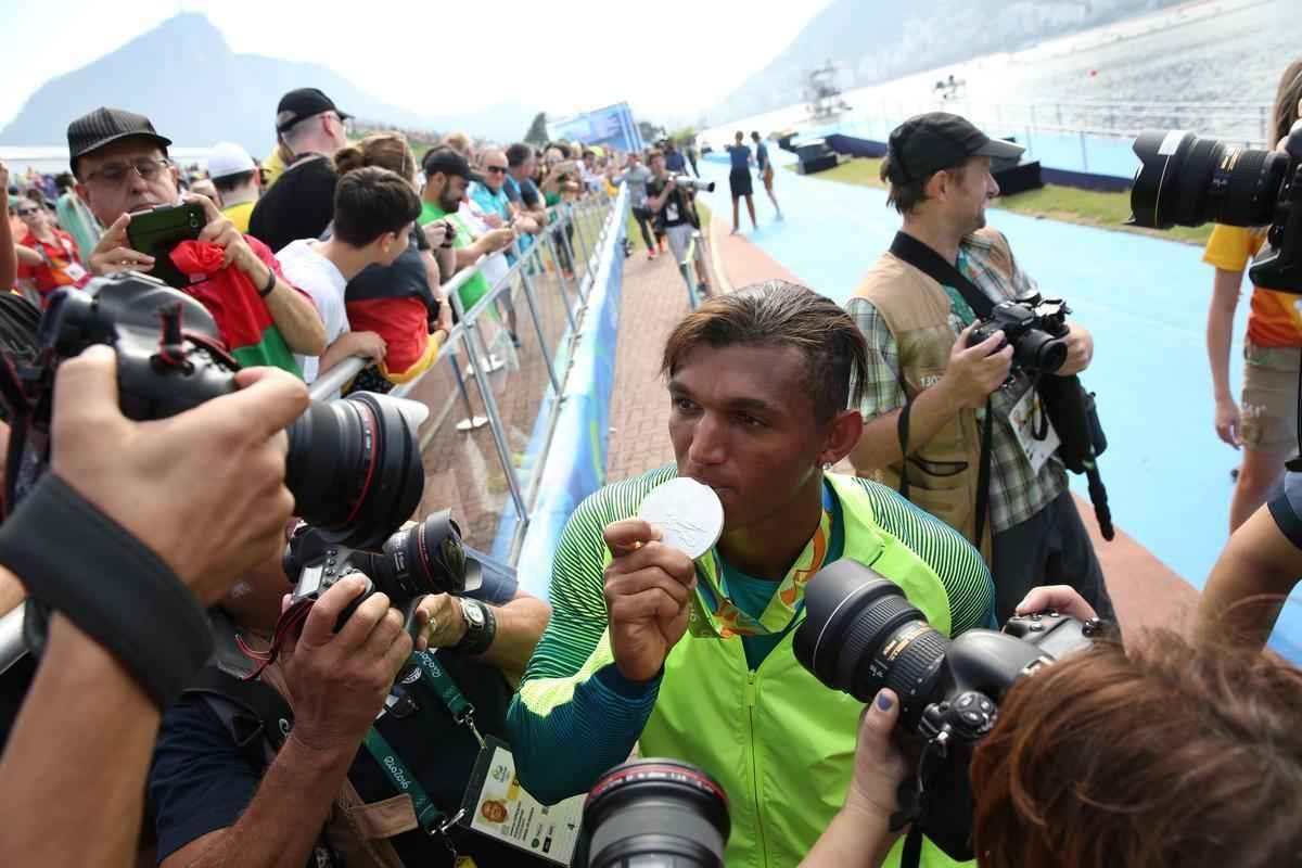Confira fotos da disputa e da medalha de prata de Isaquias Queiroz