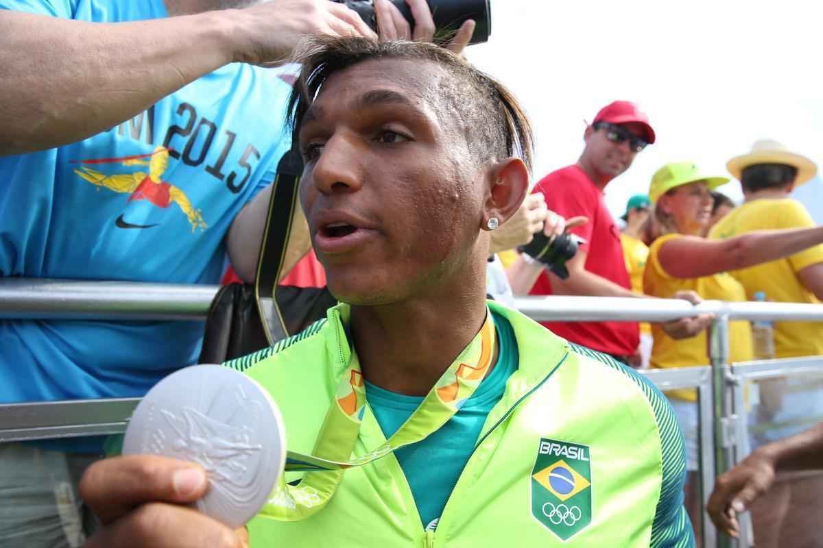 Confira fotos da disputa e da medalha de prata de Isaquias Queiroz