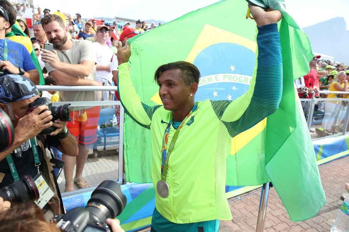 Confira fotos da disputa e da medalha de prata de Isaquias Queiroz