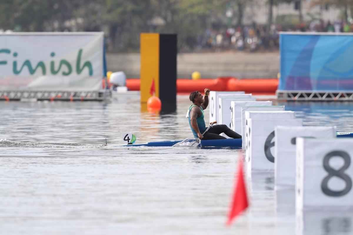 Confira fotos da disputa e da medalha de prata de Isaquias Queiroz