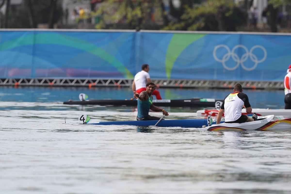 Confira fotos da disputa e da medalha de prata de Isaquias Queiroz