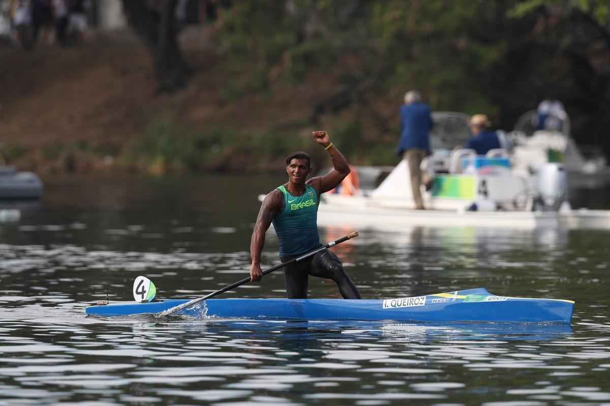 Confira fotos da disputa e da medalha de prata de Isaquias Queiroz