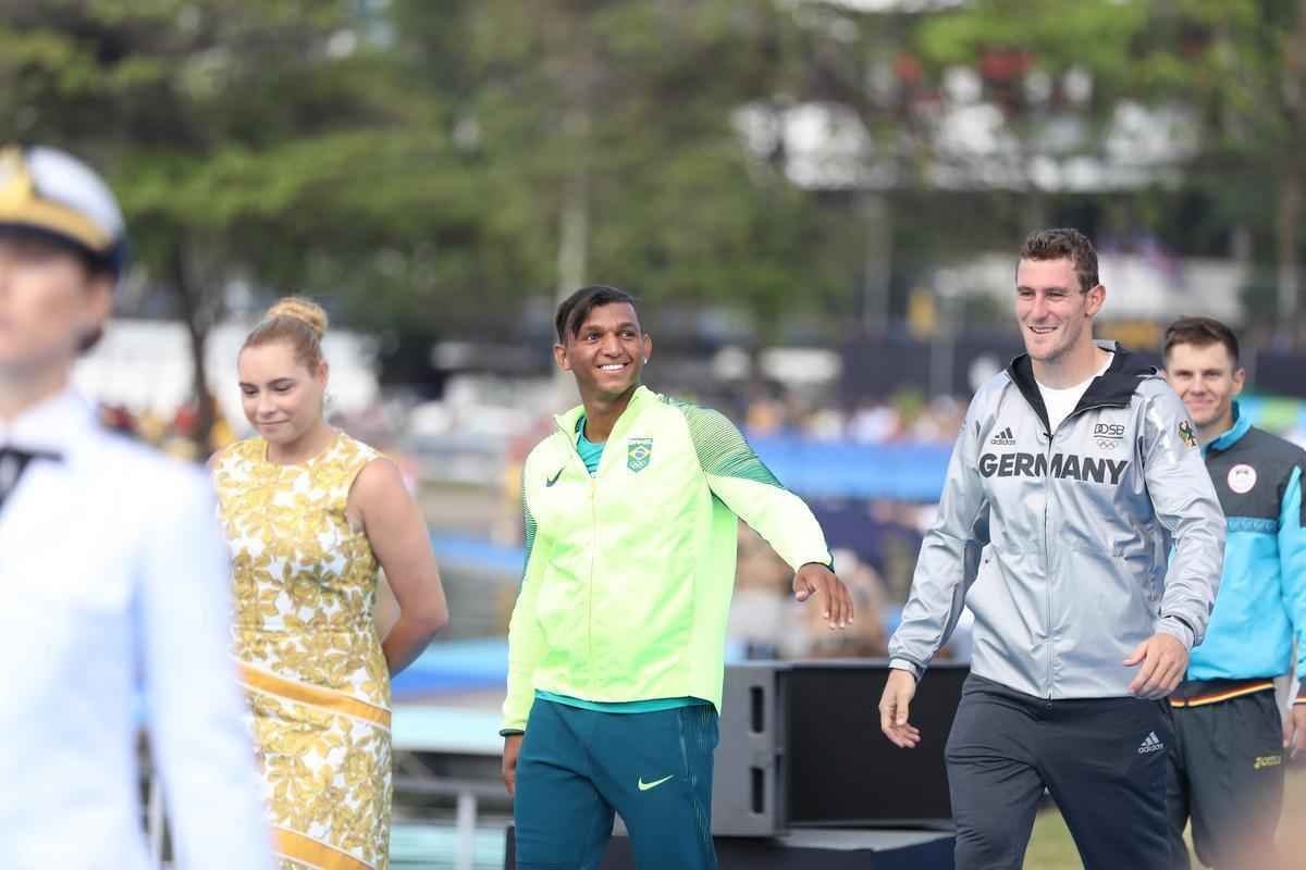 Confira fotos da disputa e da medalha de prata de Isaquias Queiroz