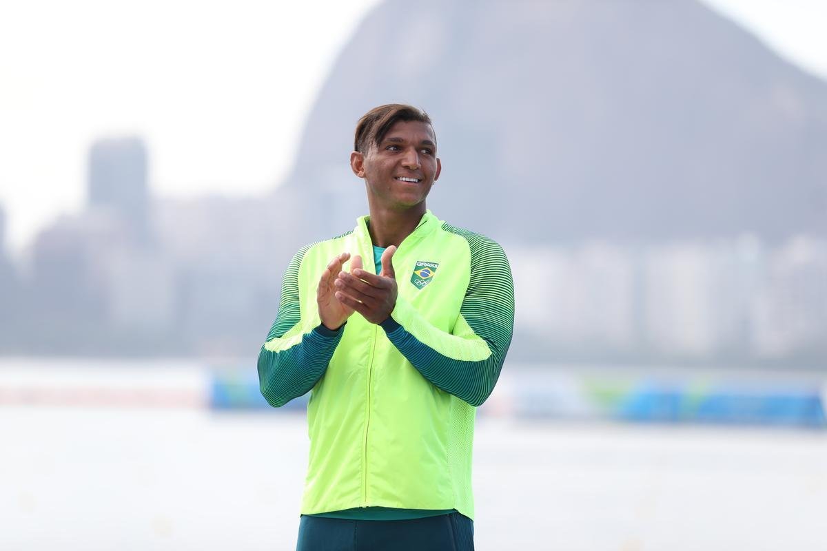 Confira fotos da disputa e da medalha de prata de Isaquias Queiroz