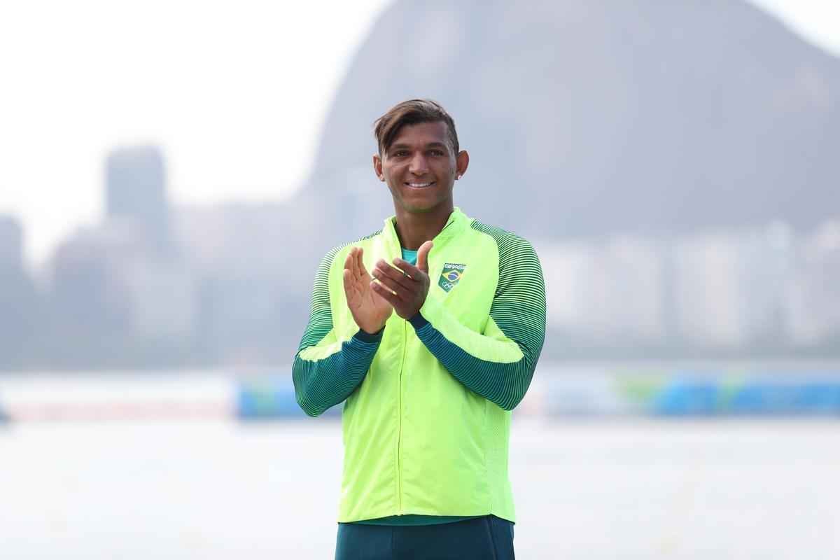 Confira fotos da disputa e da medalha de prata de Isaquias Queiroz