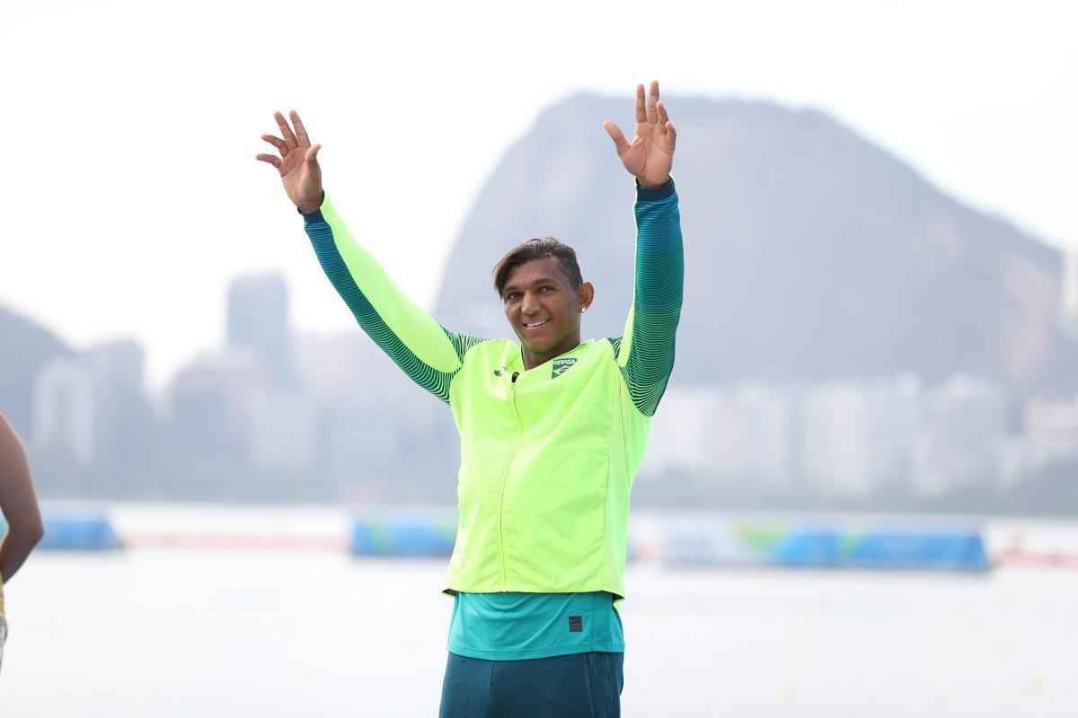 Confira fotos da disputa e da medalha de prata de Isaquias Queiroz