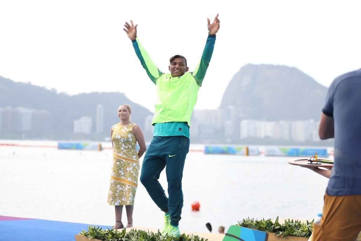 Confira fotos da disputa e da medalha de prata de Isaquias Queiroz