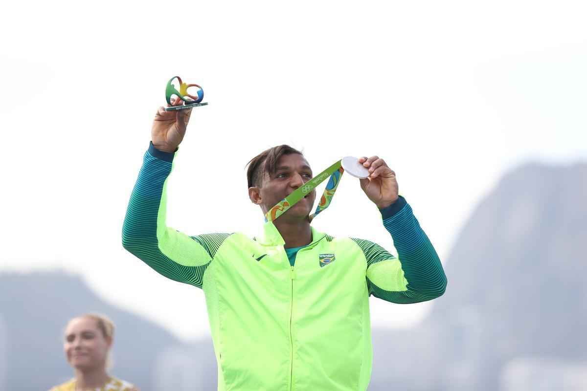 Confira fotos da disputa e da medalha de prata de Isaquias Queiroz