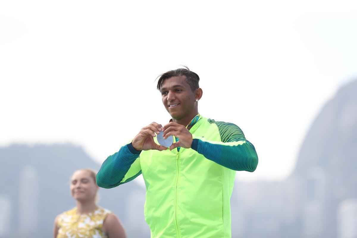 Confira fotos da disputa e da medalha de prata de Isaquias Queiroz