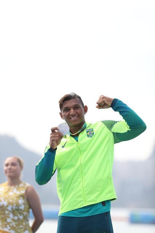 Confira fotos da disputa e da medalha de prata de Isaquias Queiroz