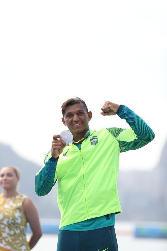 Confira fotos da disputa e da medalha de prata de Isaquias Queiroz