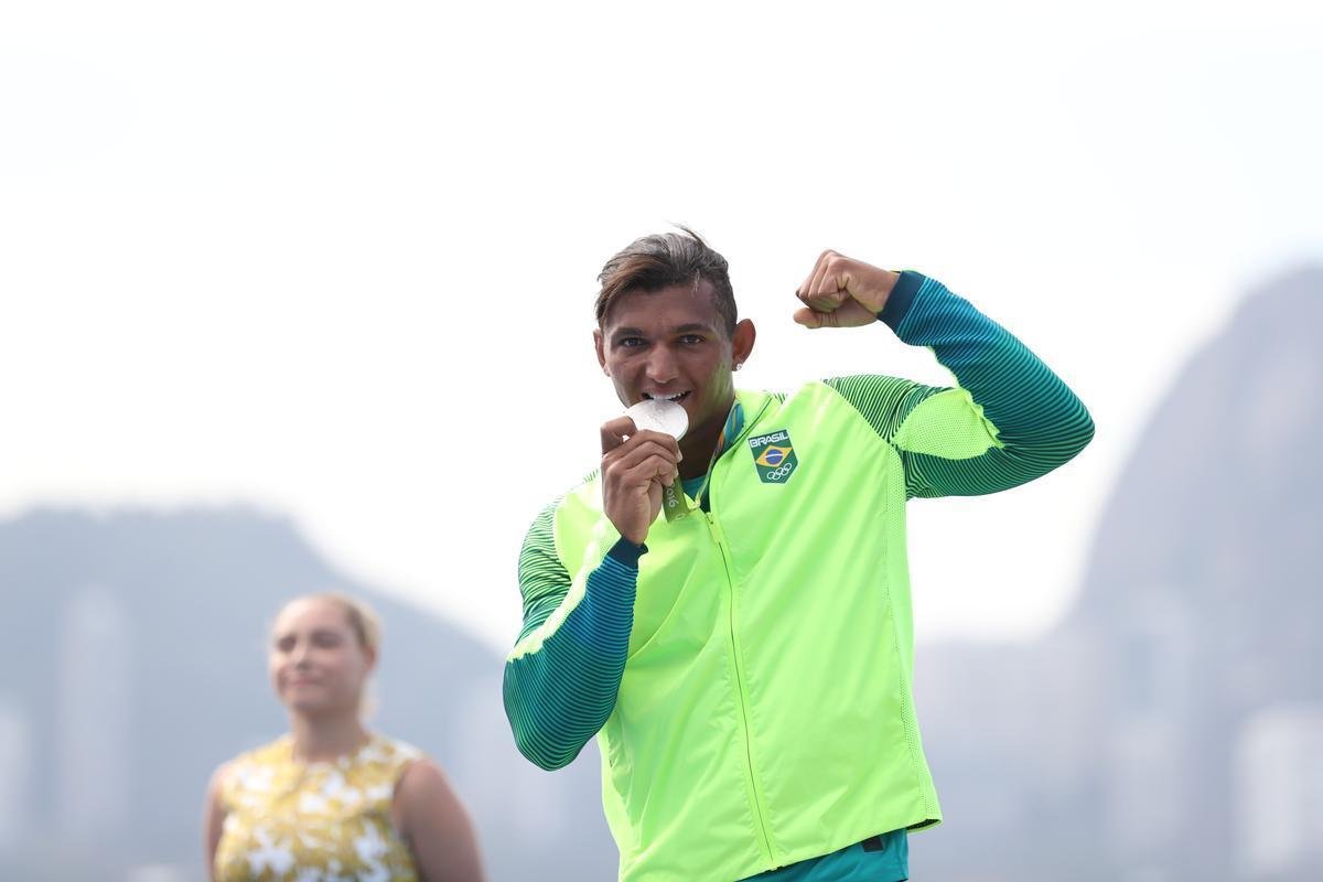 Confira fotos da disputa e da medalha de prata de Isaquias Queiroz