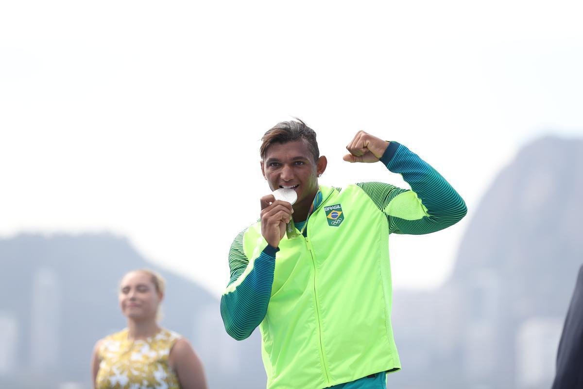 Confira fotos da disputa e da medalha de prata de Isaquias Queiroz