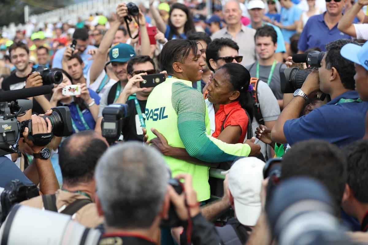 Confira fotos da disputa e da medalha de prata de Isaquias Queiroz