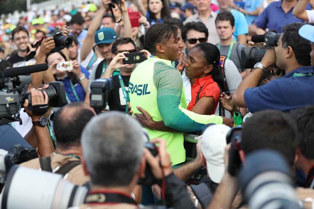 Confira fotos da disputa e da medalha de prata de Isaquias Queiroz