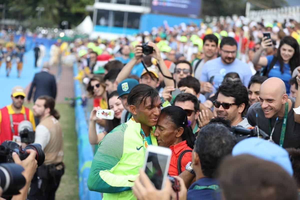 Confira fotos da disputa e da medalha de prata de Isaquias Queiroz