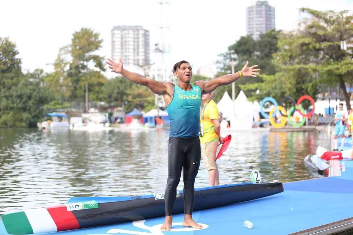 Confira fotos da disputa e da medalha de prata de Isaquias Queiroz
