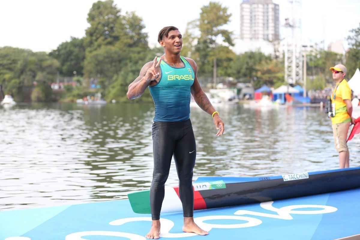 Confira fotos da disputa e da medalha de prata de Isaquias Queiroz