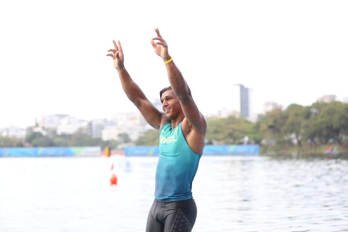 Confira fotos da disputa e da medalha de prata de Isaquias Queiroz