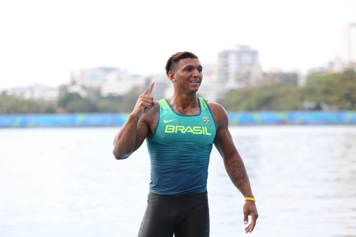 Confira fotos da disputa e da medalha de prata de Isaquias Queiroz