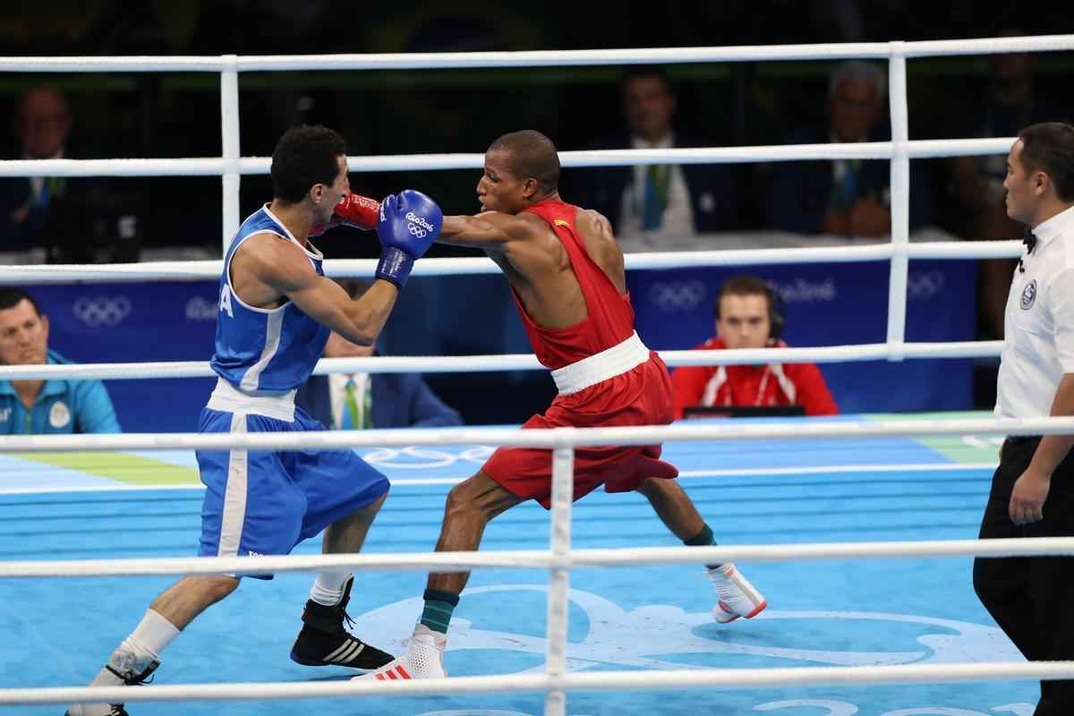 Imagens do combate em que Robson Conceio conquistou o ouro no Rio