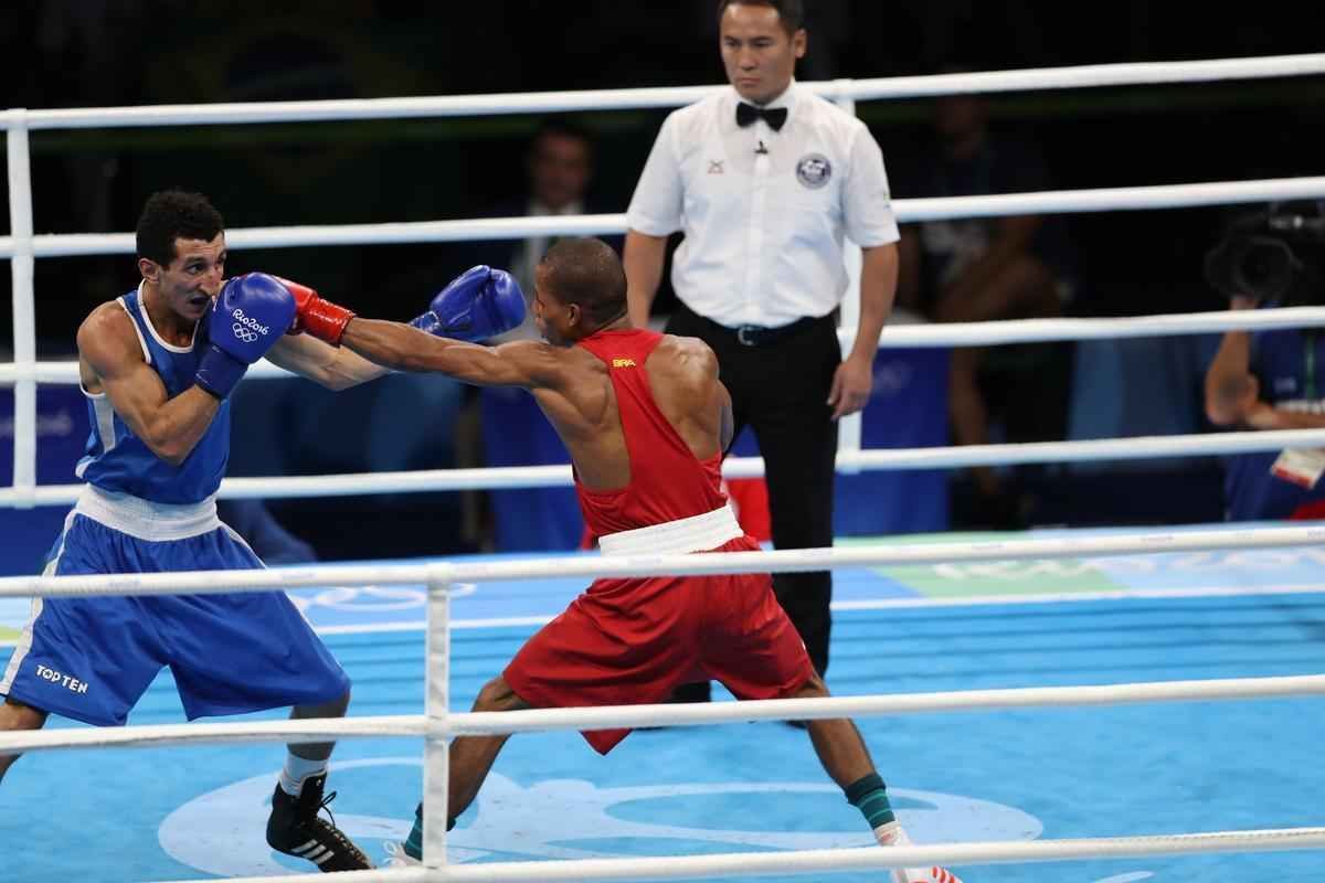 Imagens do combate em que Robson Conceio conquistou o ouro no Rio