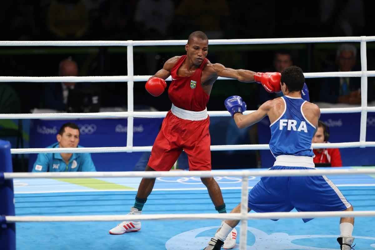Imagens do combate em que Robson Conceio conquistou o ouro no Rio