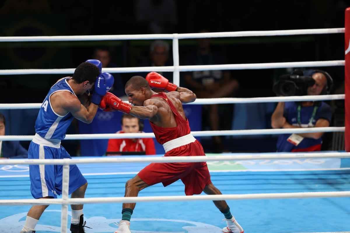 Imagens do combate em que Robson Conceio conquistou o ouro no Rio