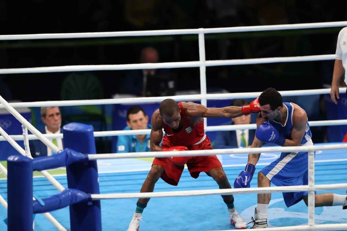 Imagens do combate em que Robson Conceio conquistou o ouro no Rio