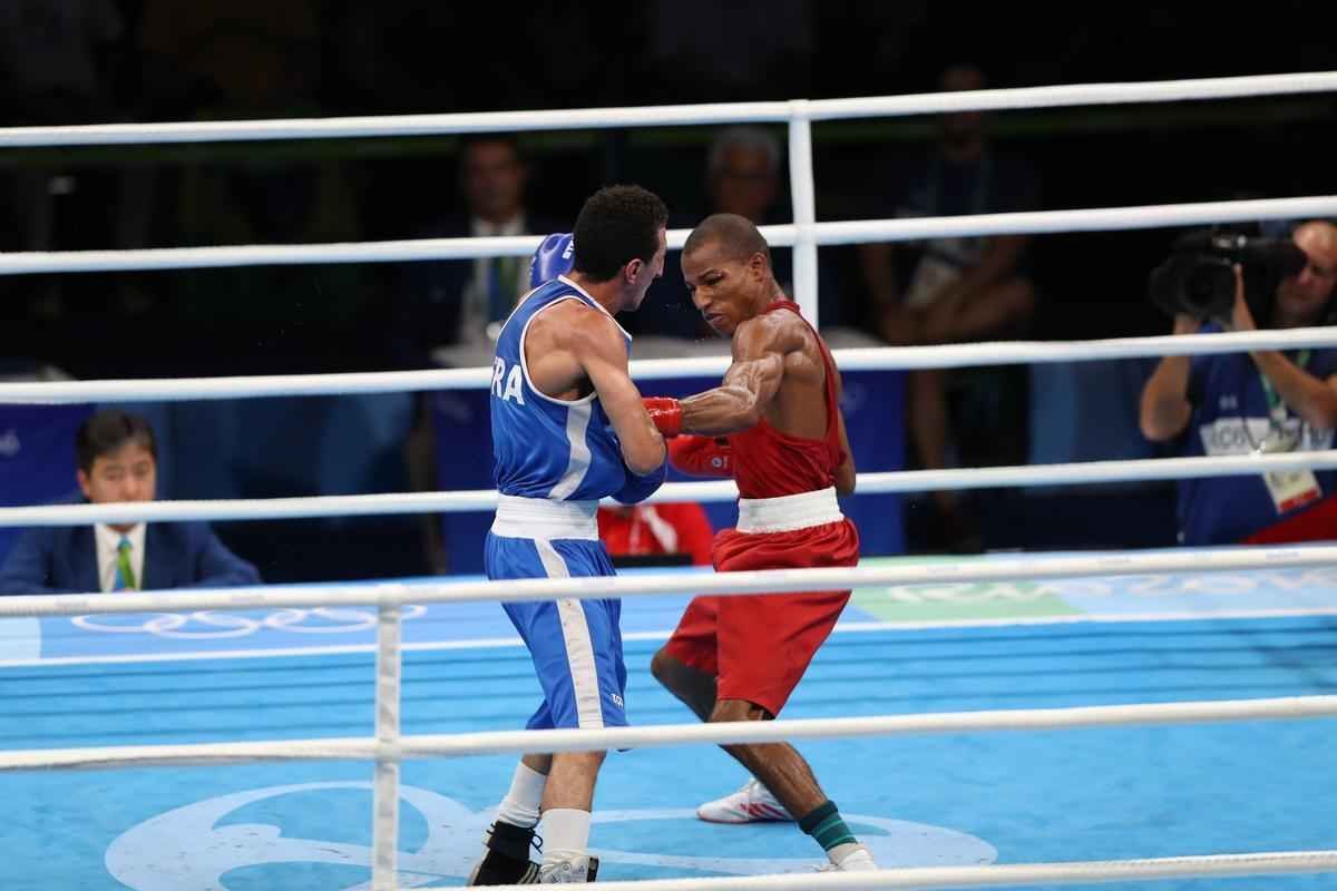 Imagens do combate em que Robson Conceio conquistou o ouro no Rio