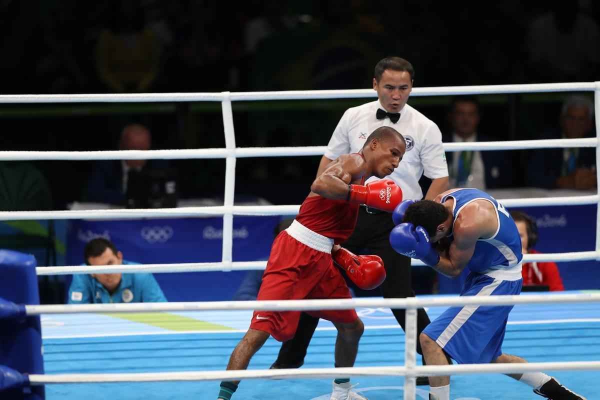 Imagens do combate em que Robson Conceio conquistou o ouro no Rio