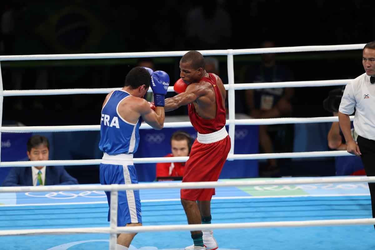Imagens do combate em que Robson Conceio conquistou o ouro no Rio