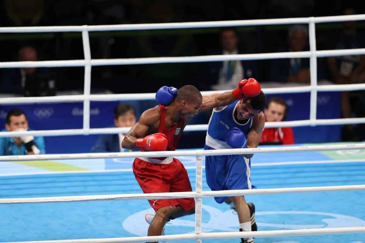 Imagens do combate em que Robson Conceio conquistou o ouro no Rio