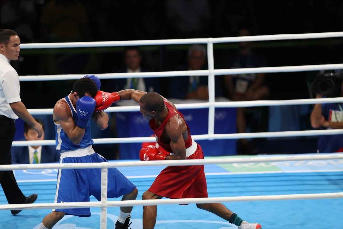 Imagens do combate em que Robson Conceio conquistou o ouro no Rio