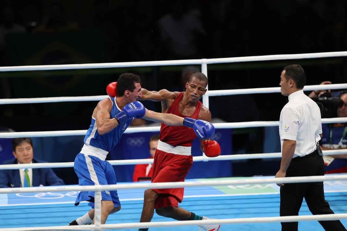 Imagens do combate em que Robson Conceio conquistou o ouro no Rio