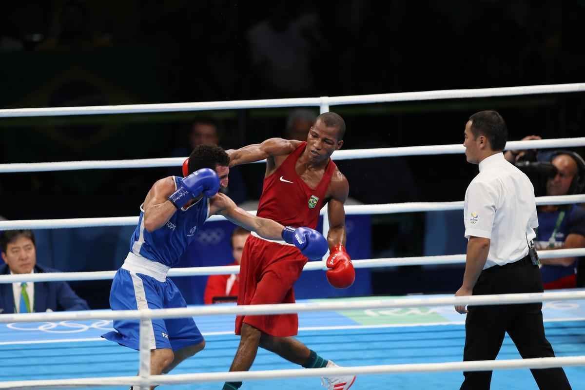 Imagens do combate em que Robson Conceio conquistou o ouro no Rio