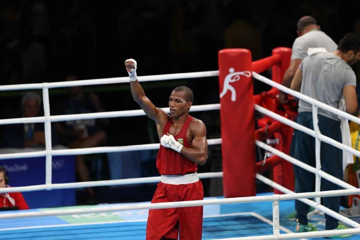 Imagens do combate em que Robson Conceio conquistou o ouro no Rio