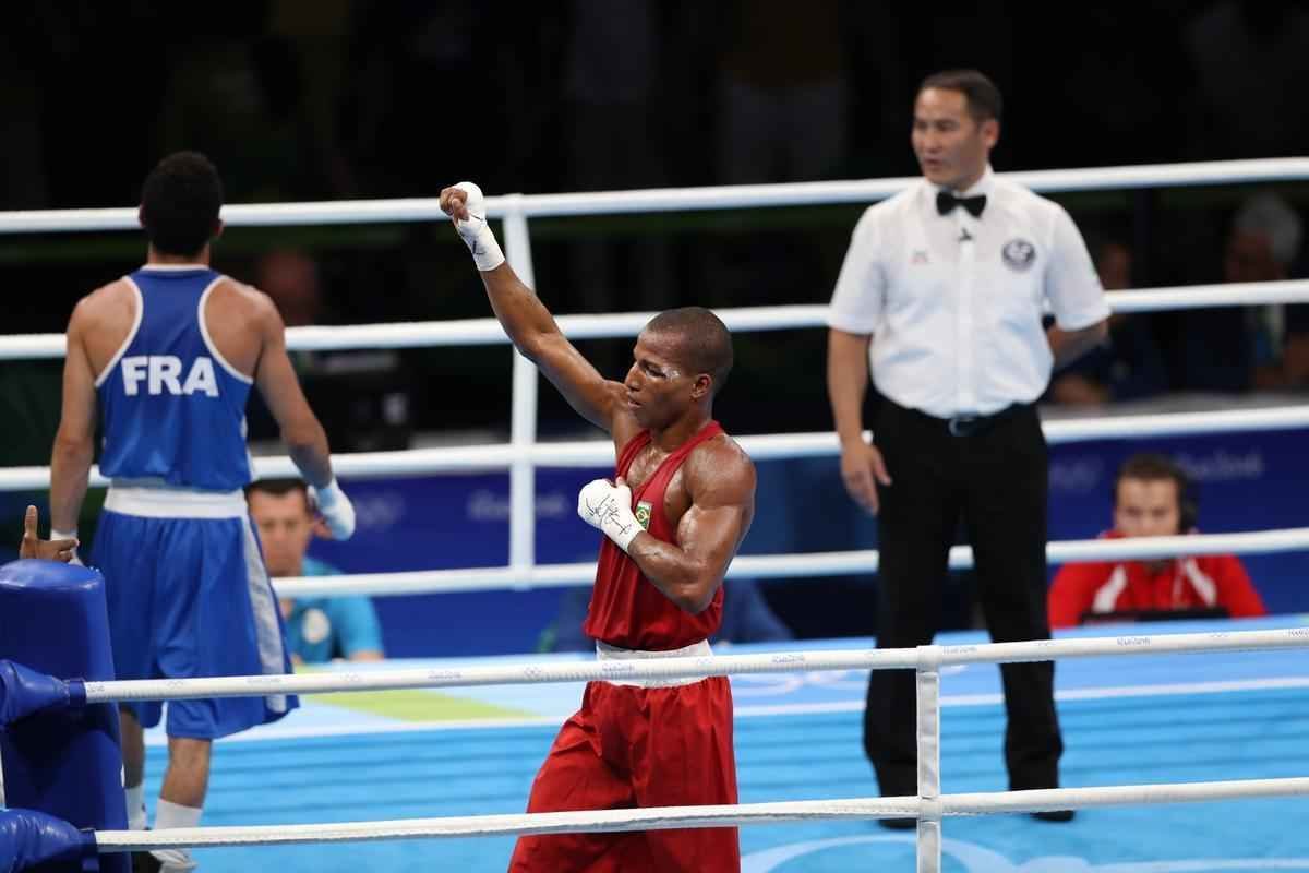 Imagens do combate em que Robson Conceio conquistou o ouro no Rio