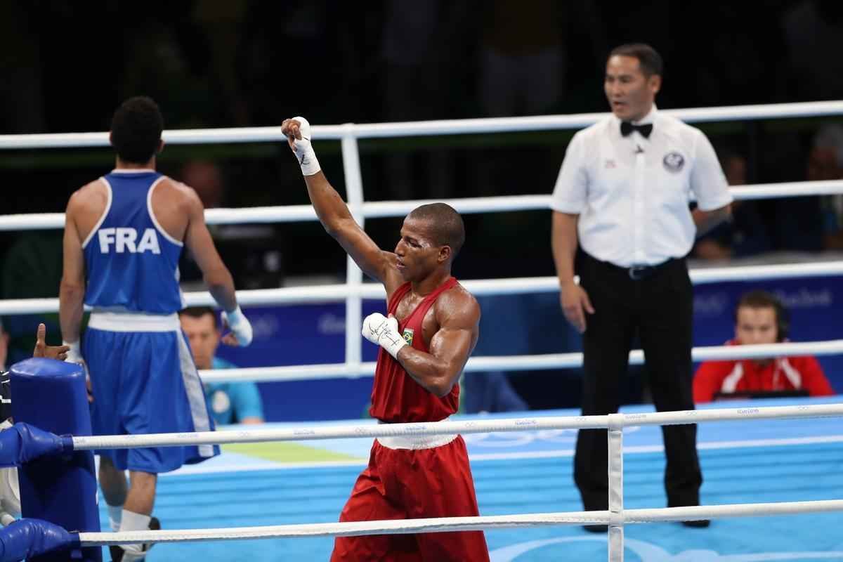 Imagens do combate em que Robson Conceio conquistou o ouro no Rio