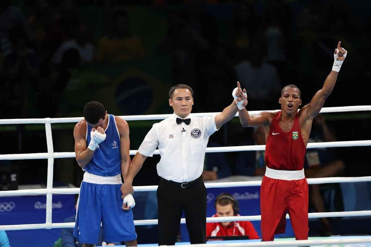 Imagens do combate em que Robson Conceio conquistou o ouro no Rio