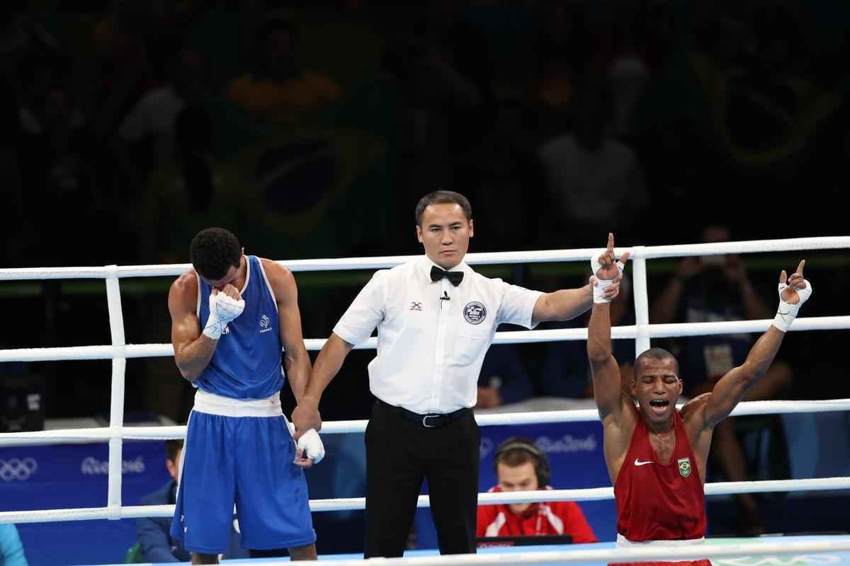 Imagens do combate em que Robson Conceio conquistou o ouro no Rio