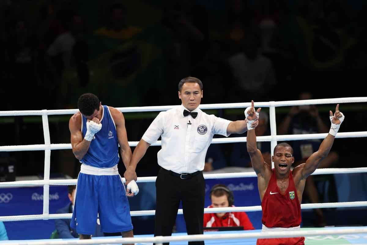 Imagens do combate em que Robson Conceio conquistou o ouro no Rio