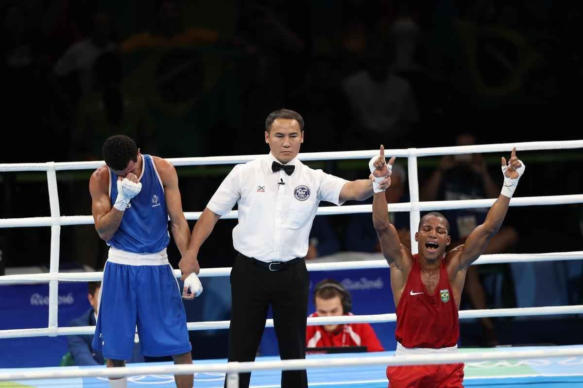 Imagens do combate em que Robson Conceio conquistou o ouro no Rio