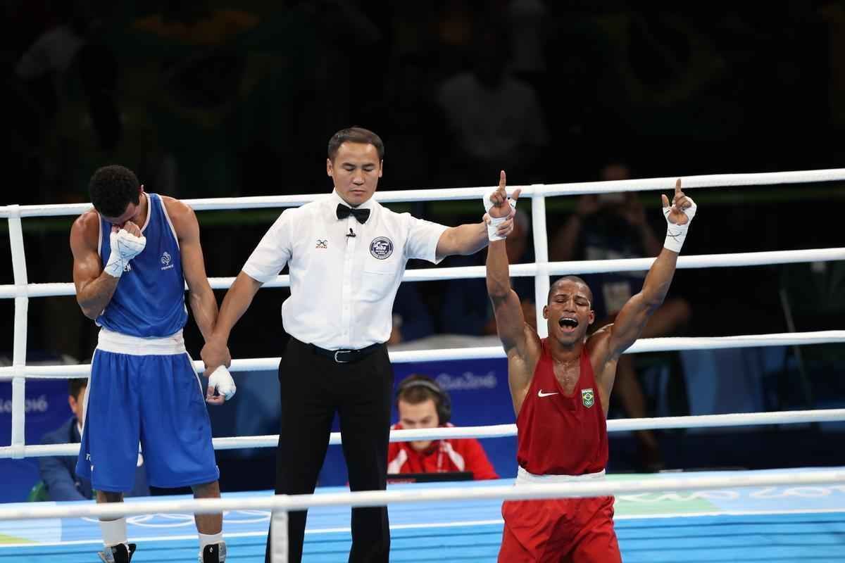 Imagens do combate em que Robson Conceio conquistou o ouro no Rio