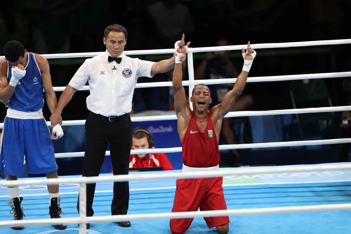 Imagens do combate em que Robson Conceio conquistou o ouro no Rio