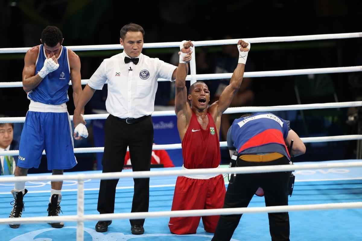 Imagens do combate em que Robson Conceio conquistou o ouro no Rio