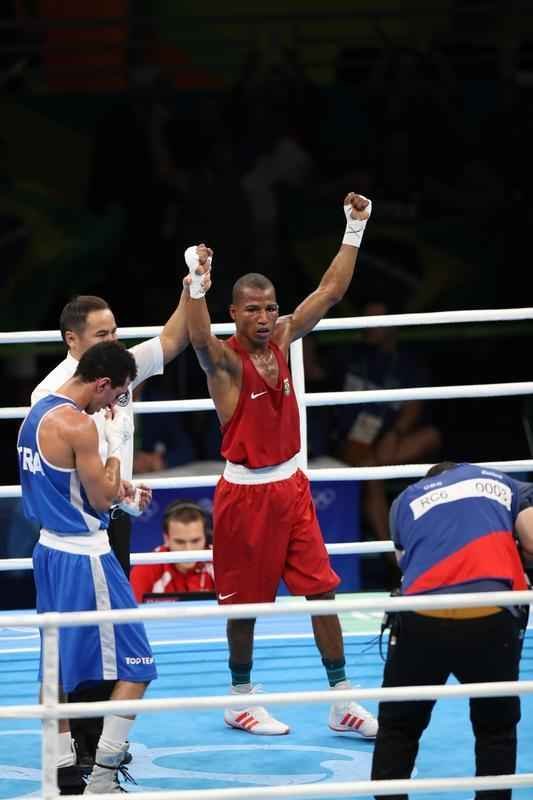 Imagens do combate em que Robson Conceio conquistou o ouro no Rio