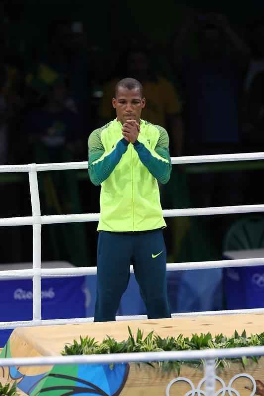Robson figura agora na galeria de pugilistas nacionais com medalhas olmpicas: Esquiva Falco, prata, e Yamaguchi Falco e Adriana Arajo, bronze, todas em Londres-2012, alm do terceiro lugar conquistado por Servlio de Oliveira, no j distante Mxico-1968