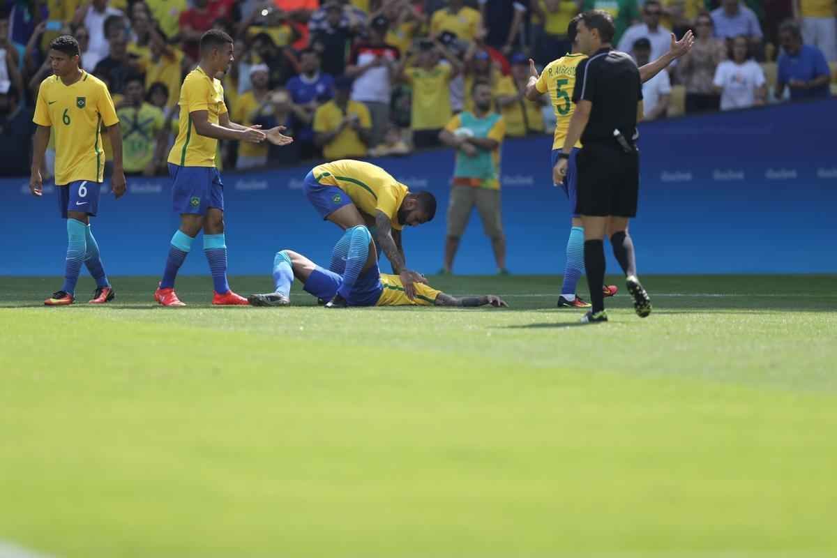 Brasil goleou Honduras por 6 a 0 e avanou  deciso do futebol masculino nos Jogos