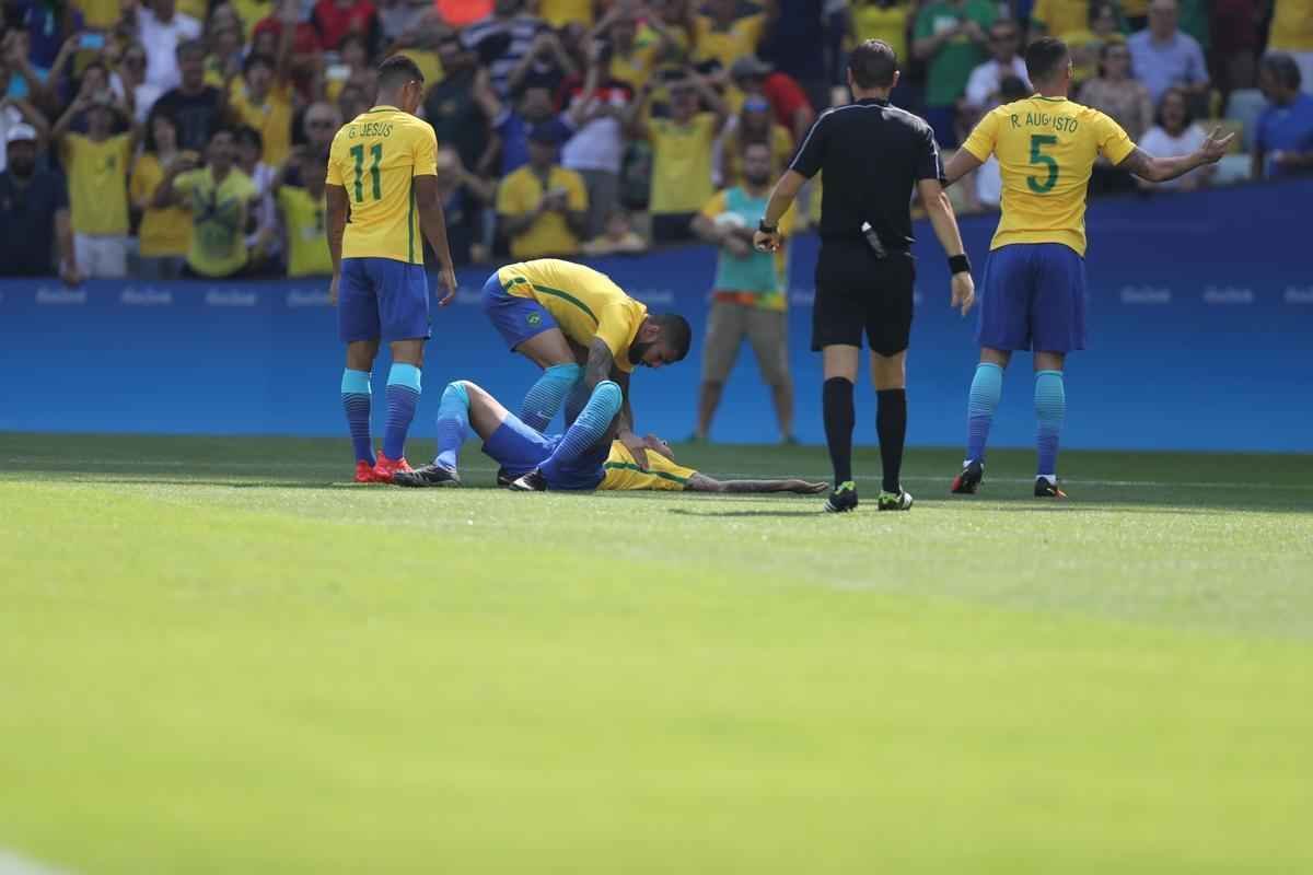 Brasil goleou Honduras por 6 a 0 e avanou  deciso do futebol masculino nos Jogos